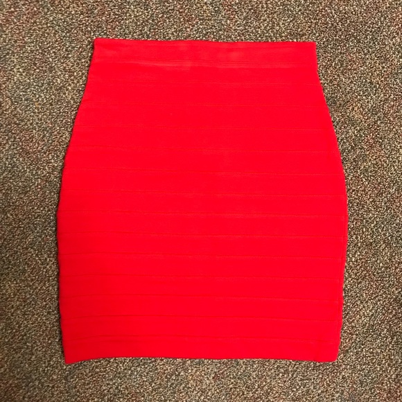 Express red bandage skirt - Picture 1 of 2